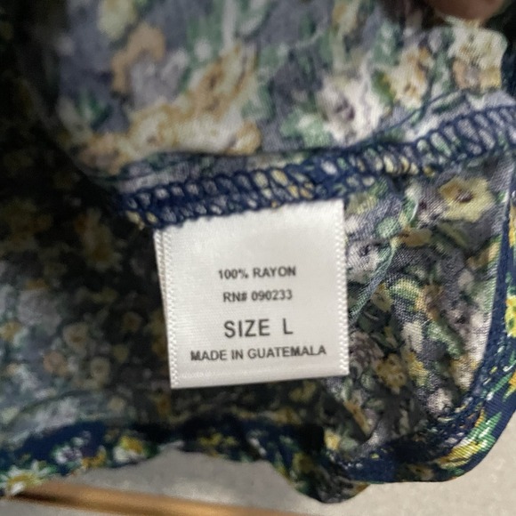 Kirra Short Blue‎ Floral Skirt With Pockets Large Rayon 17 In Length - Picture 2 of 4